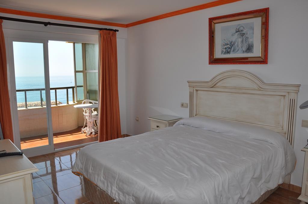 Eden Roc II Apartment Marbella Room photo